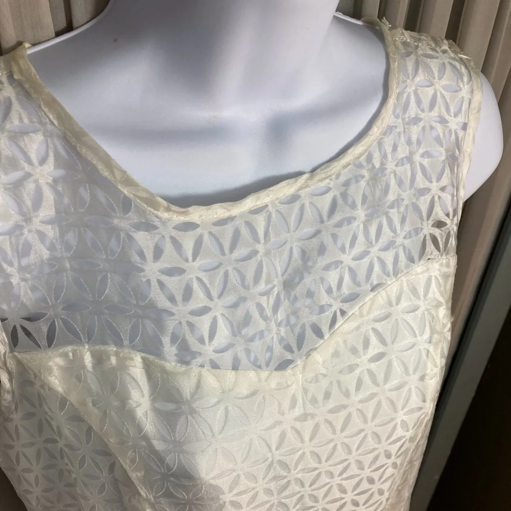 Brand new White Retro-inspired dress - Picture 5 of 7